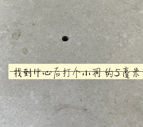 弓长岭瓷砖空鼓维修公司专业解答在瓷砖铺贴过程中，如果砂料搅拌不均匀，将会带来以下问题